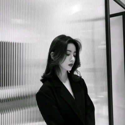 ���ڸ��Ժڰ�Ů��ͷ��--Ȱ��ס�Լ�����