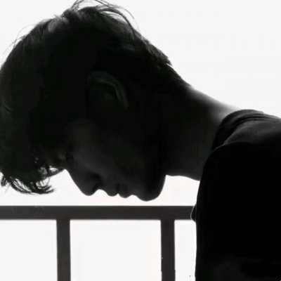 �ڰ���ͷ����Լ�����ܲ÷�