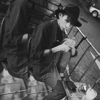 �ڰ���ͷ����Լ�����ܲ÷�