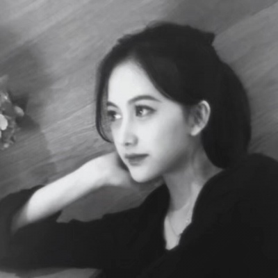 �Ȱ������Ů���ڰ�ʱ�д�Ƭ�����ͷ��