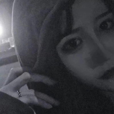 �Ȱ������Ů���ڰ�ʱ�д�Ƭ�����ͷ��