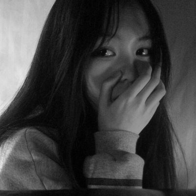 �Ȱ������Ů���ڰ�ʱ�д�Ƭ�����ͷ��