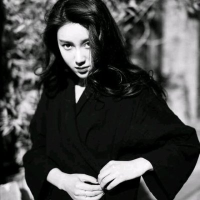 �ڰ�Ůͷ--����Զ�������˱�