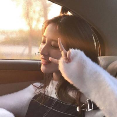 ��ܰ����ůŮ����΢��Ů��ͷ��