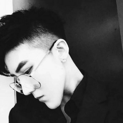 ���������ڰ��˸�ͷ�� ����ع�һ���˵�����