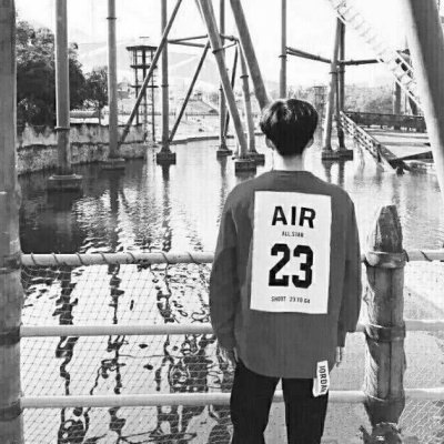 ���������ڰ��˸�ͷ�� ����ع�һ���˵�����