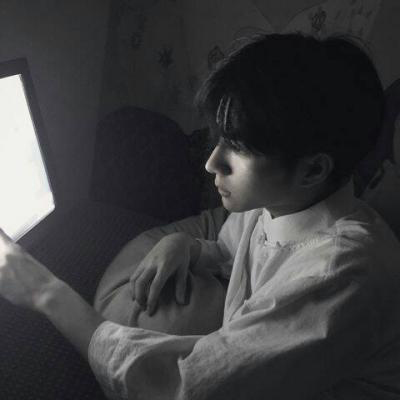 ���������ڰ��˸�ͷ�� ����ع�һ���˵�����