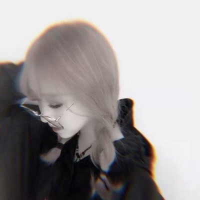 ��ɥ��ɥ��Ů���˸а��˺ڰ�ͷ��