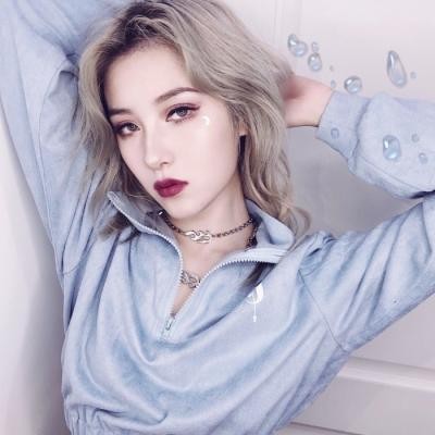 ��ɥ��ɥ��Ů���˸а��˺ڰ�ͷ��