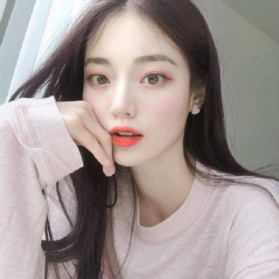 �ɰ���ů��С����Ů��΢��ͷ��