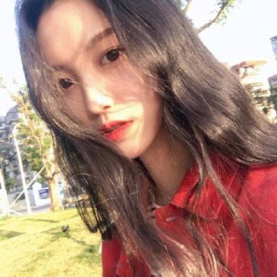 �ɰ���ů��С����Ů��΢��ͷ��