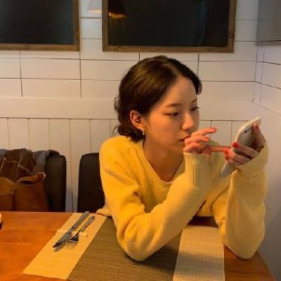 �ɰ���ů��С����Ů��΢��ͷ��