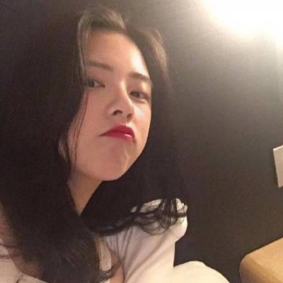 �ɰ���ů��С����Ů��΢��ͷ��