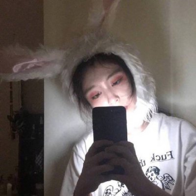 �ɰ���ů��С����Ů��΢��ͷ��