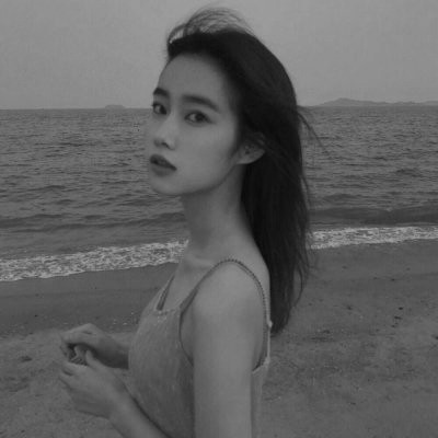 �ڰ�Ů������ͷ��