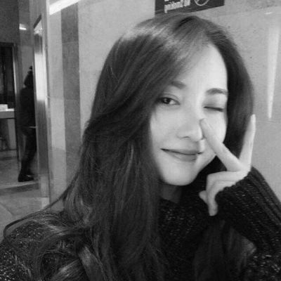 �ڰ�Ů������ͷ��