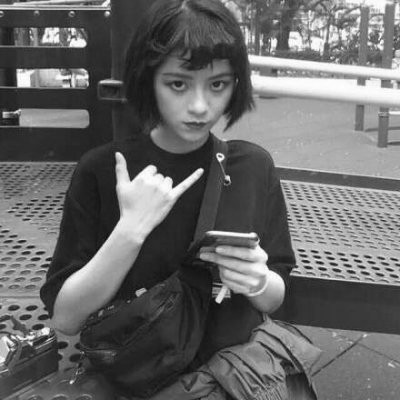 �ڰ�Ů������ͷ��