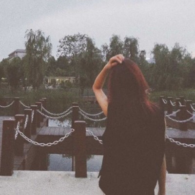 ���¿ɰ�ѧ������ͷ������һ�� �������ҵ���