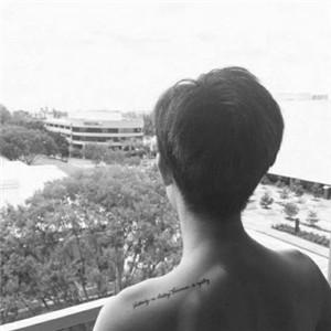 Ψ���˸��б�Ӱͷ�񱳶Ա�ӵ��