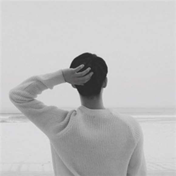 Ψ���˸��б�Ӱͷ�񱳶Ա�ӵ��