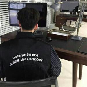 Ψ���˸��б�Ӱͷ�񱳶Ա�ӵ��