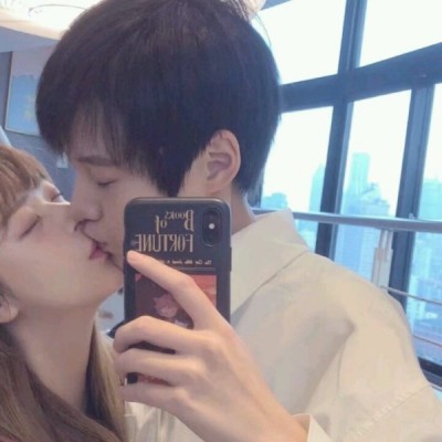 �ÿ����д�Ƭ�о�����Ů����ͷ��