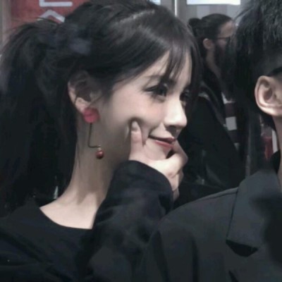 �ÿ����д�Ƭ�о�����Ů����ͷ��