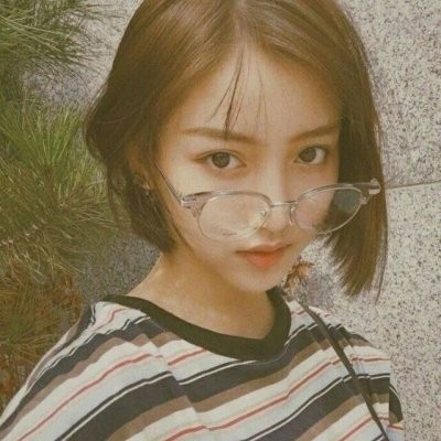 �ɰ����۾�Ů��ͷ��