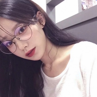 �ɰ����۾�Ů��ͷ��