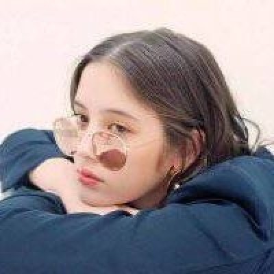 �ɰ����۾�Ů��ͷ��