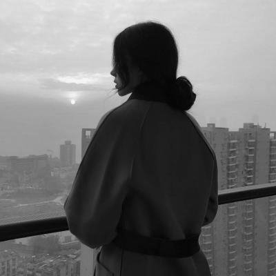 ���ݿո�ĺڰ�Ů��ͷ��--���۵İ�