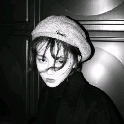 ���ݿո�ĺڰ�Ů��ͷ��--���۵İ�