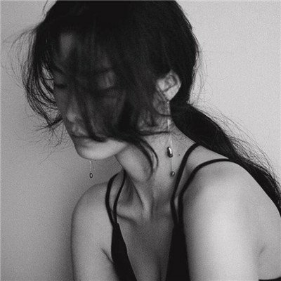 ���ݿո�ĺڰ�Ů��ͷ��--���۵İ�