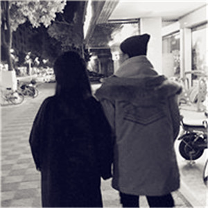 �ڰ׸�������ͷ�� �������ƶ����ҵ���