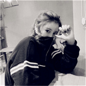 �ڰ׸�������ͷ�� �������ƶ����ҵ���