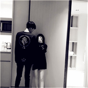 �ڰ׸�������ͷ�� �������ƶ����ҵ���