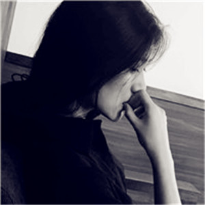 �ڰ׸�������ͷ�� �������ƶ����ҵ���