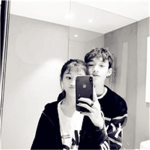 �ڰ׸�������ͷ�� �������ƶ����ҵ���