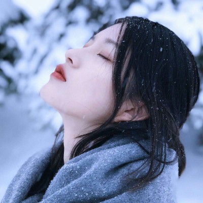 �����˸�Ů��΢��ͷ��