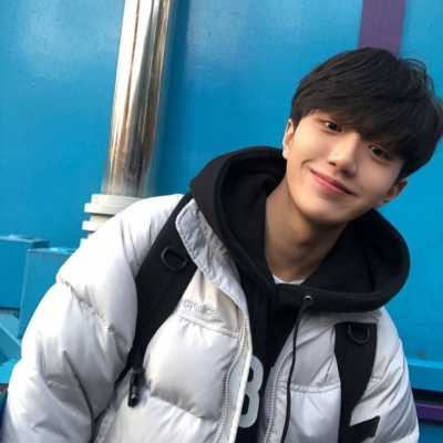 ˧���򵥵�ins������ͷ��