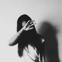 �˸�Ů������ͷ�� �ڰ���Ƭ�ĺڰ׼���