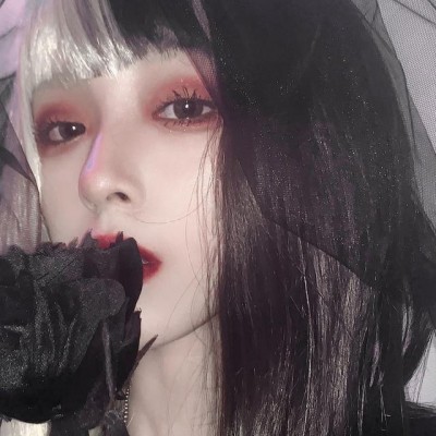 Ů���߰�������΢��ͷ��