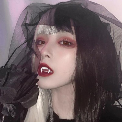 Ů���߰�������΢��ͷ��