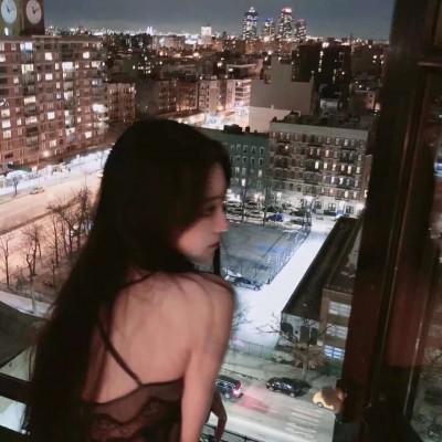 Ů���߰�������΢��ͷ��