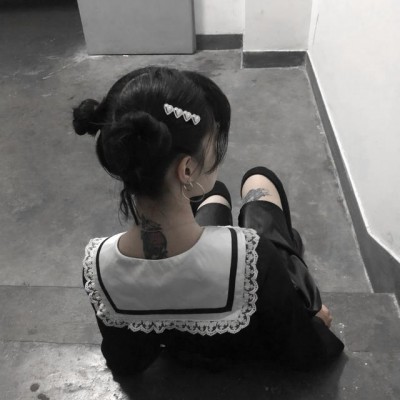 Ů���߰�������΢��ͷ��