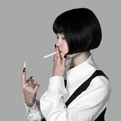 Ů���߰�������΢��ͷ��