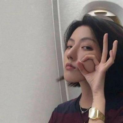 �ɰ�������Ů������ͷ��--İ��������