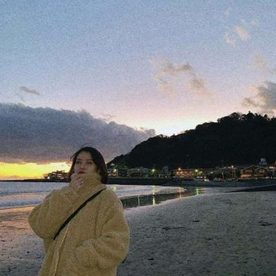 �ɰ�������Ů������ͷ��--İ��������