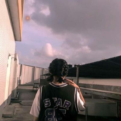 �ɰ�������Ů������ͷ��--İ��������