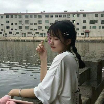 �ɰ�������Ů������ͷ��--İ��������